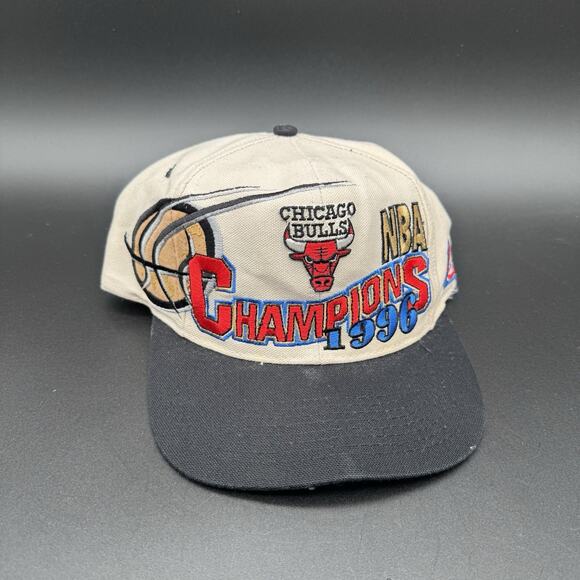 Vintage Chicago Bulls NBA 1996 Champions Logo Athletic Locker Room Snapback Hat - Picture 1 of 12